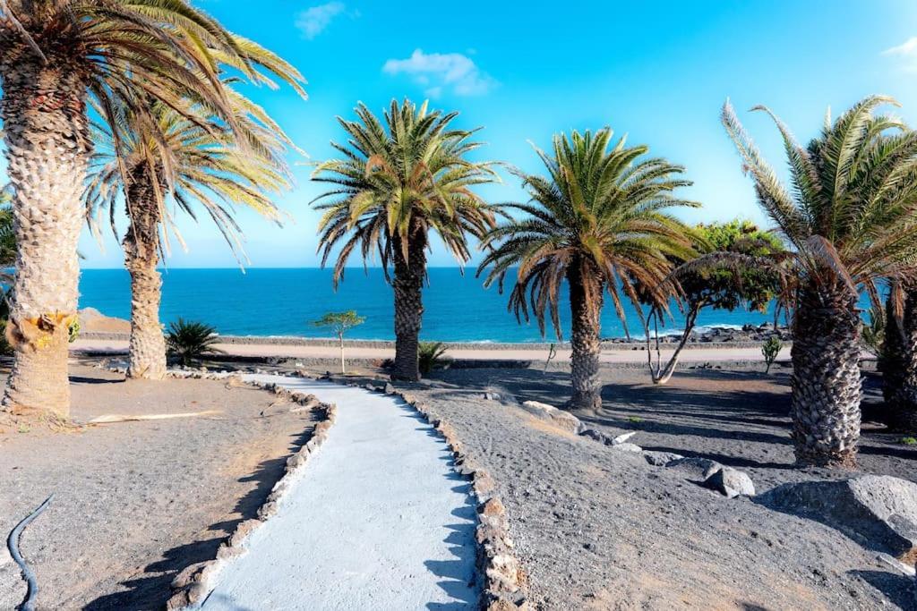 Pequeno Bungalow Firt Line Of The Sea Costa Teguise Exterior photo